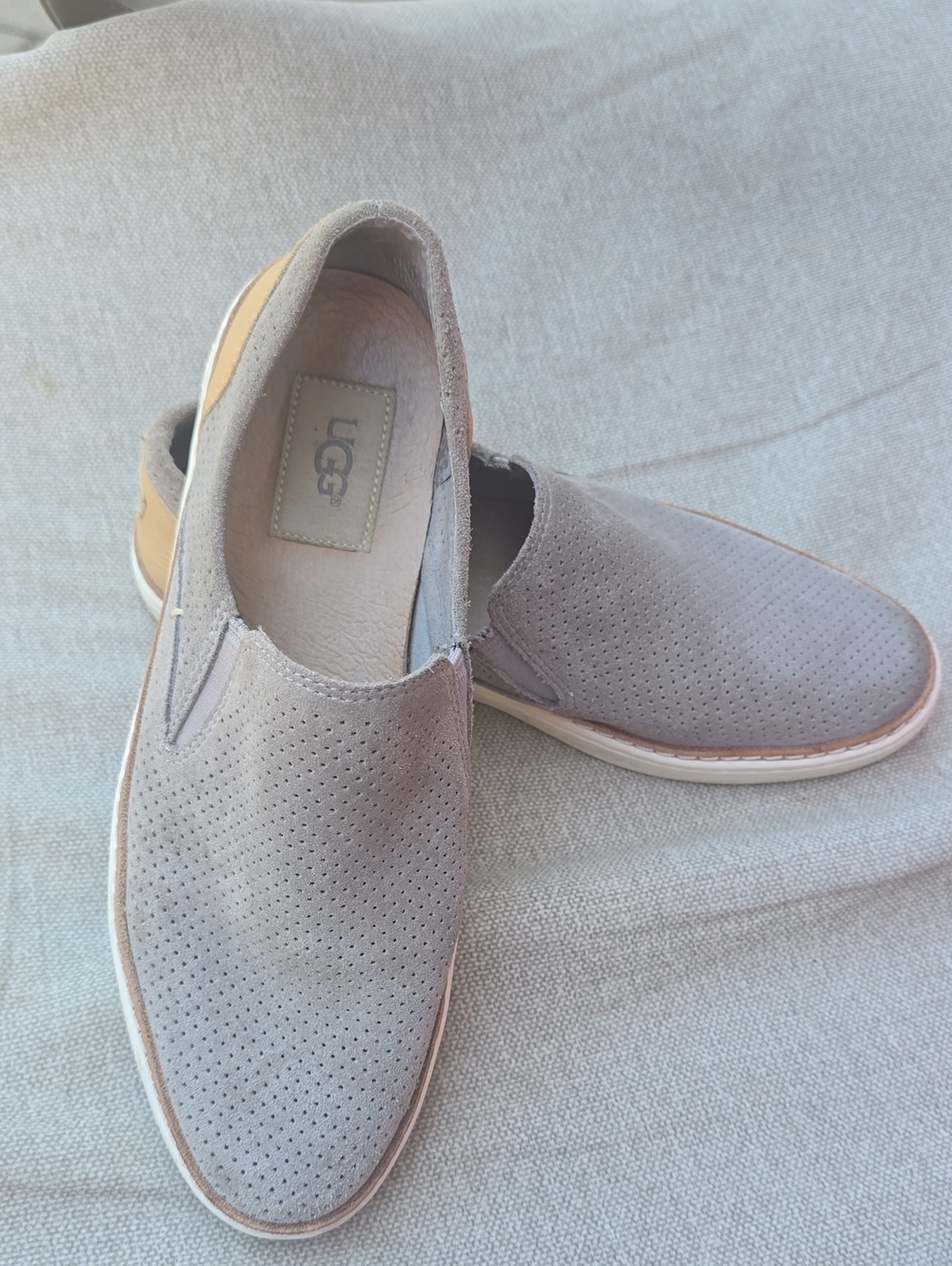 UGG Womens Size 7 Perforated Slip-On Loafers in Light Gray with Tan Trim